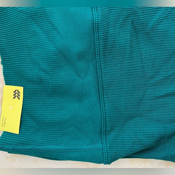 All in Motion high rise legging - Picture 3 of 4